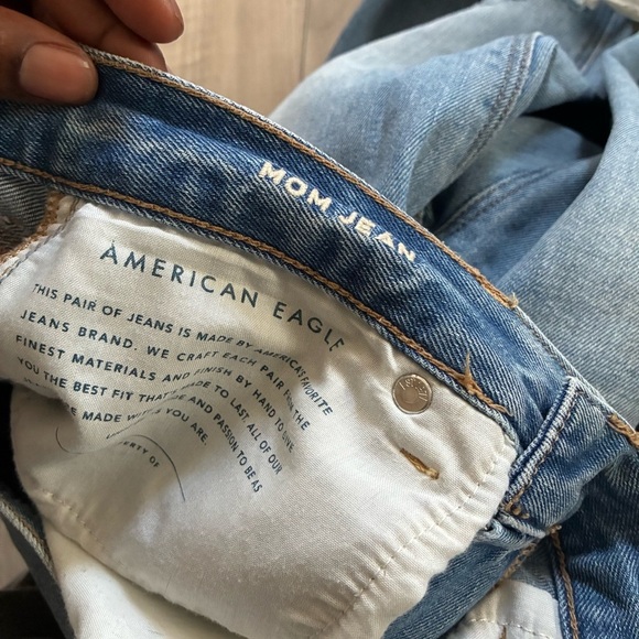 AE Ripped Mom Jean - Picture 12 of 12